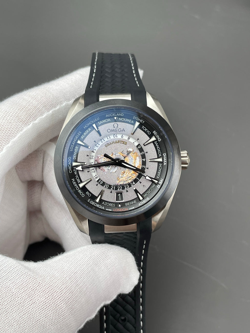 VS 黑钛世界时 海马150/43mm/8938机