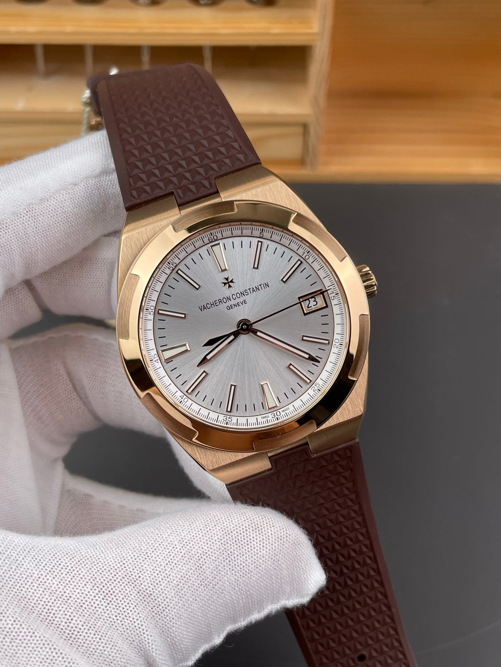 纵横四海4500V 玫瑰金银/41mm/5100机