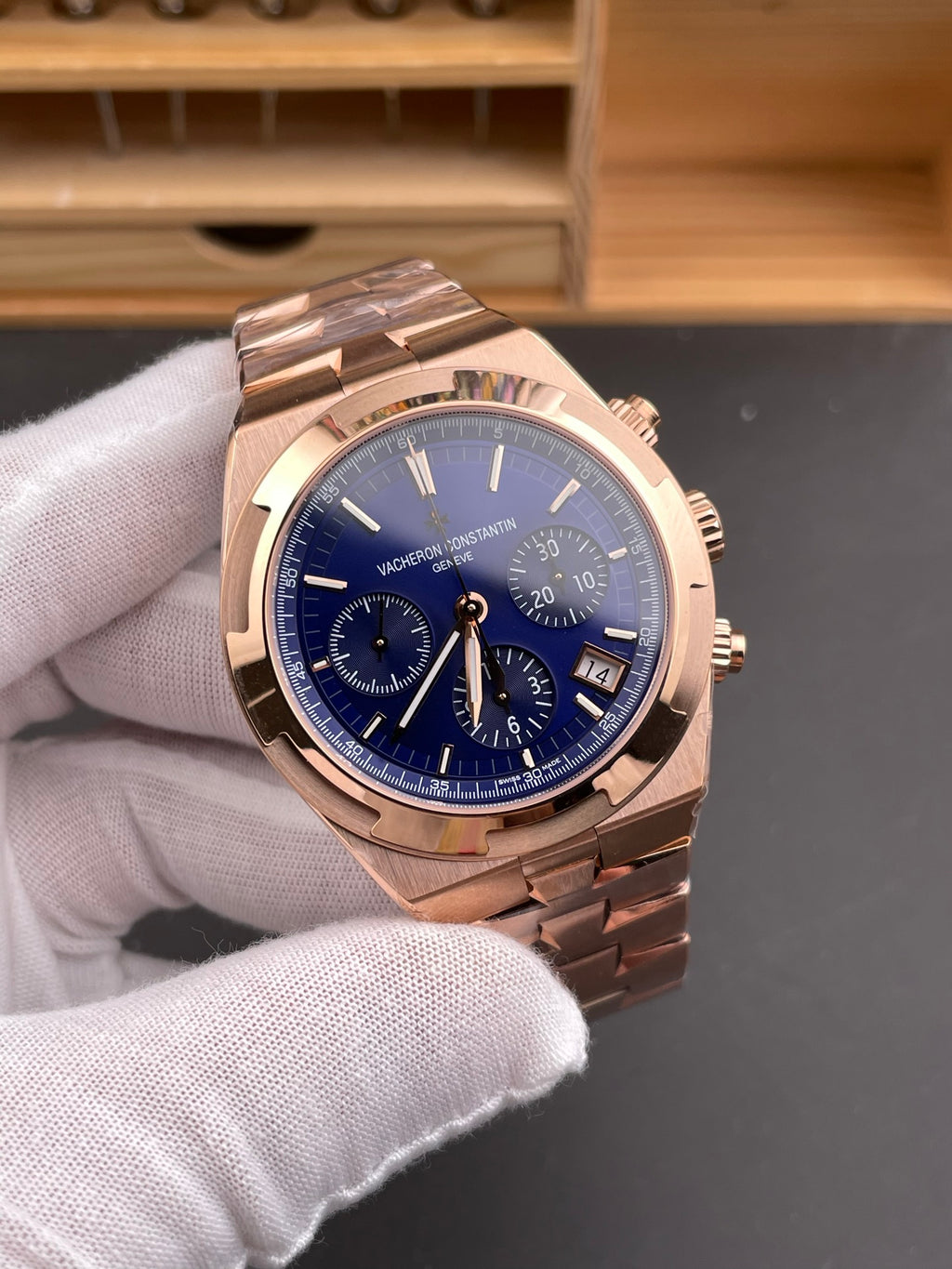 纵横四海5500V 玫瑰金蓝盘/42.5mm/7750机