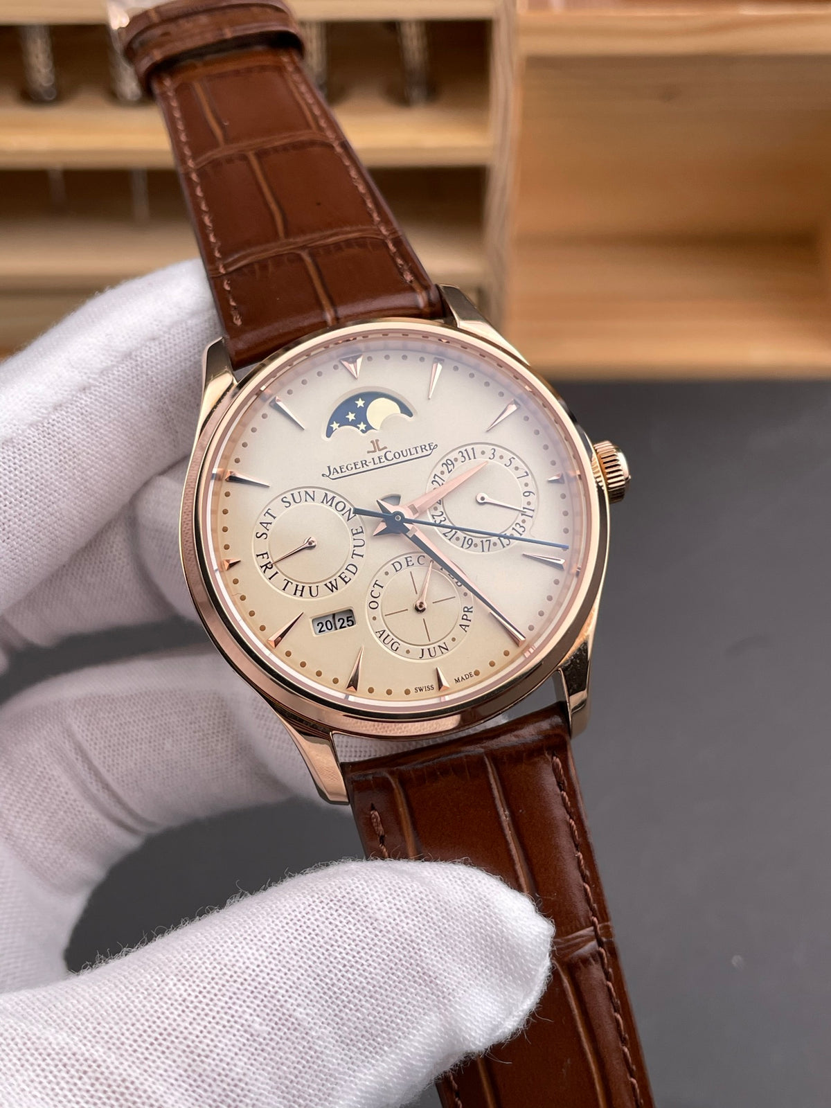 V9 超薄大师 玫金万年历/39mm/复杂功能机械机芯