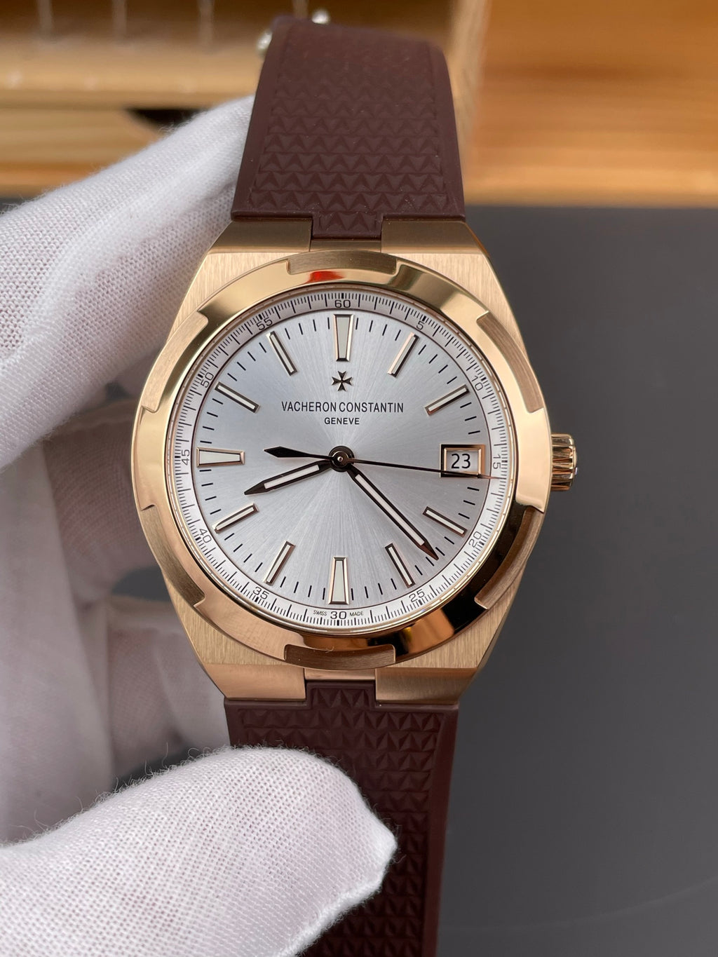 纵横四海4500V 玫瑰金银/41mm/5100机