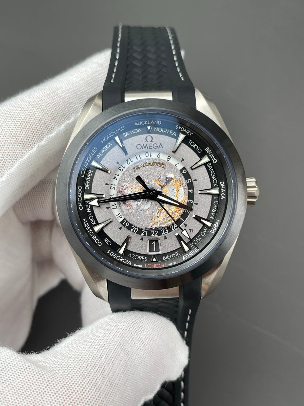 VS 黑钛世界时 海马150/43mm/8938机
