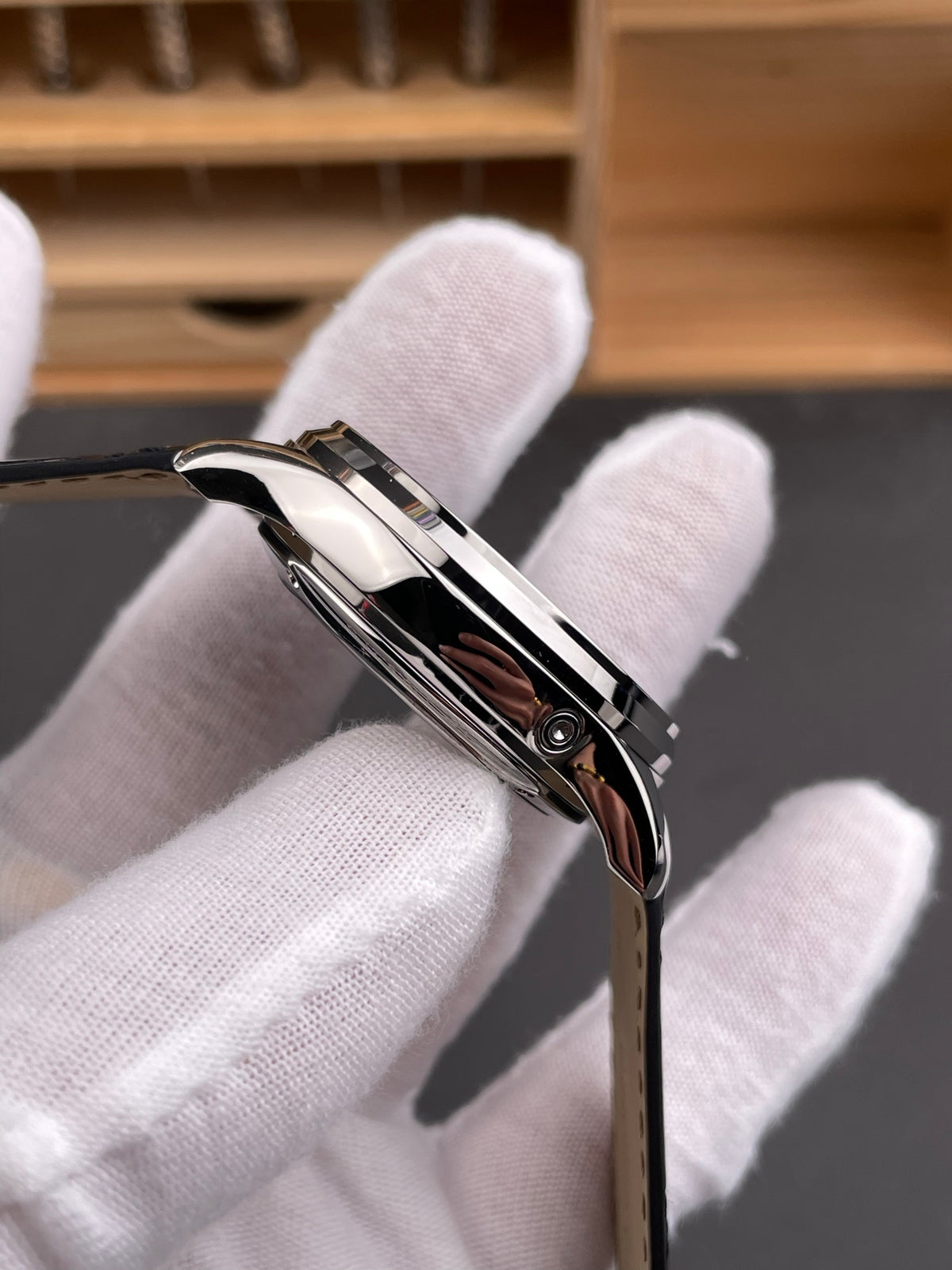 V9 超薄大师 积家万年历/39mm/复杂功能机械机芯