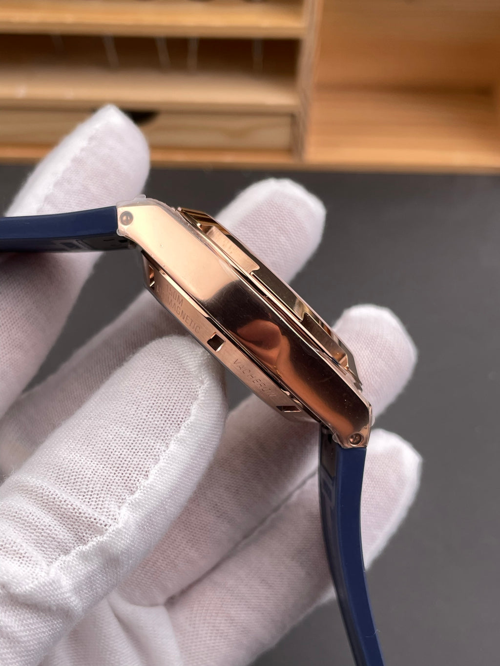 纵横四海5500V 玫瑰金蓝盘/42.5mm/7750机