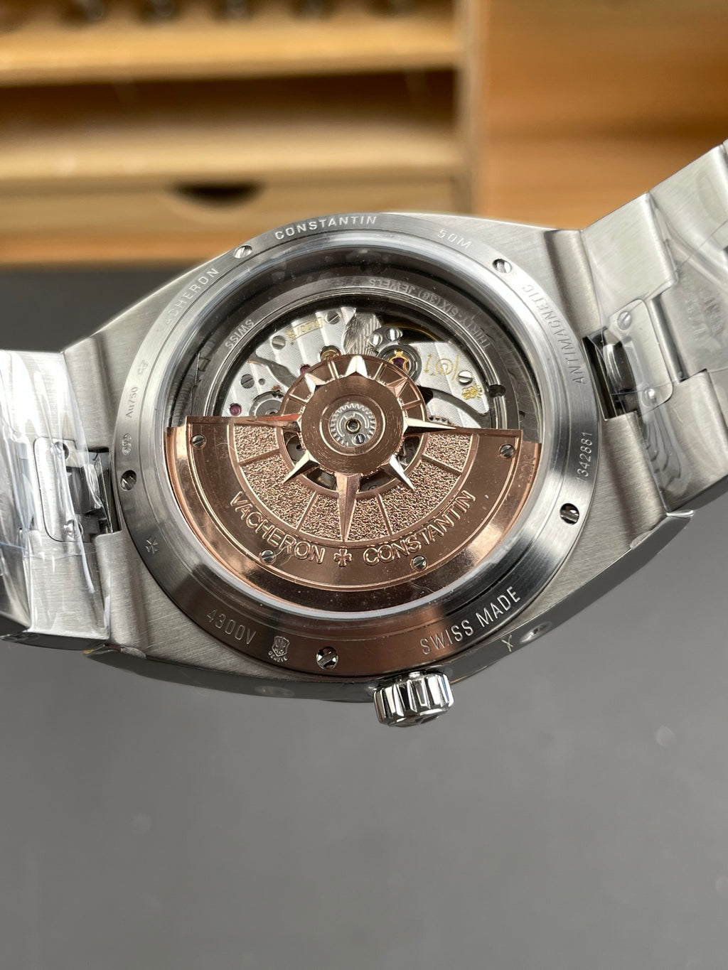 纵横四海万年历 4300V酒红盘/41.5mm/1120机
