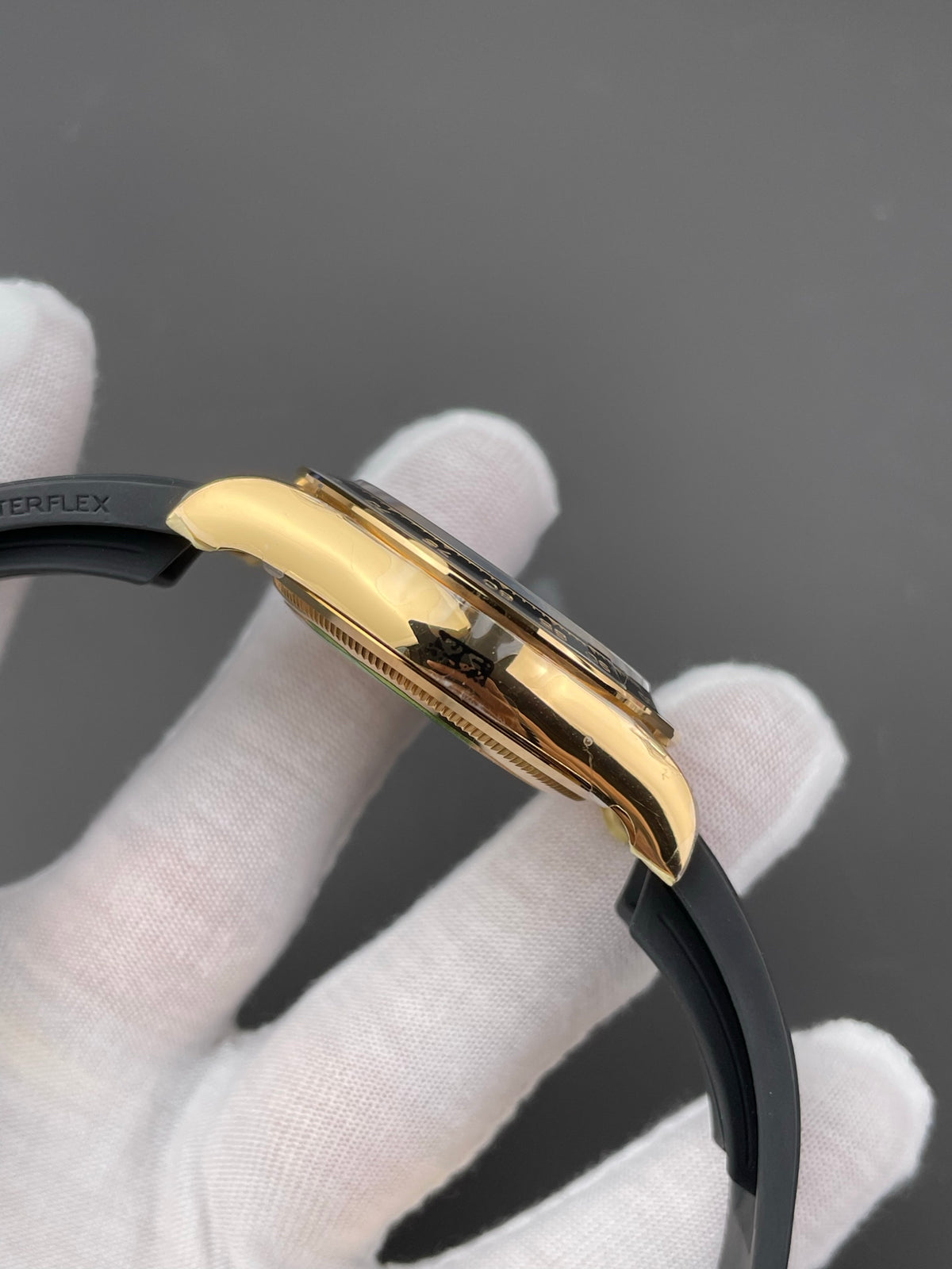 VS 新款余文乐 迪通拿V2版/40mm/4131机/配重136G