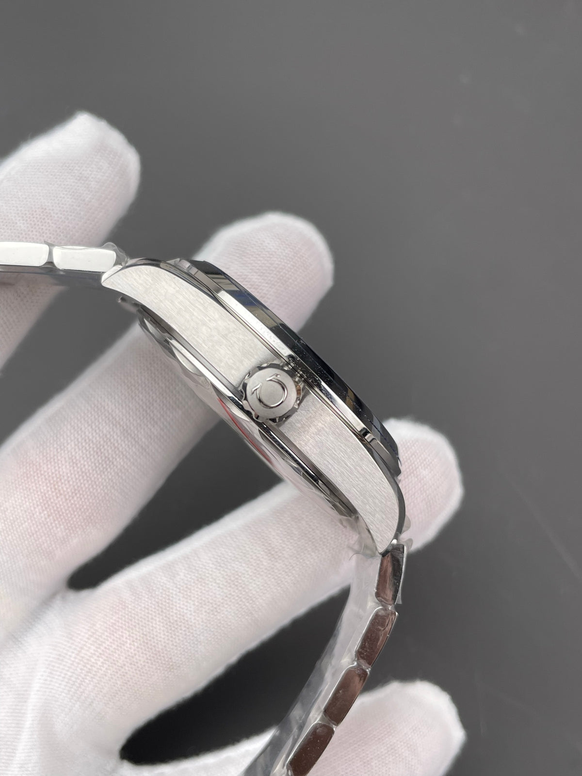 VS 冰蓝盘世界时 海马75周年纪念款/43mm/8806机