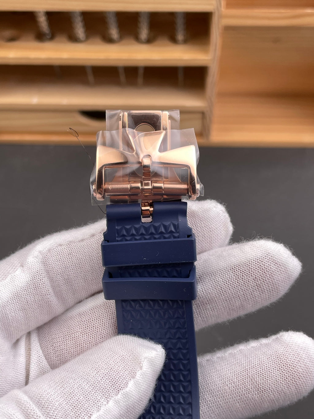 纵横四海5500V 玫瑰金蓝盘/42.5mm/7750机