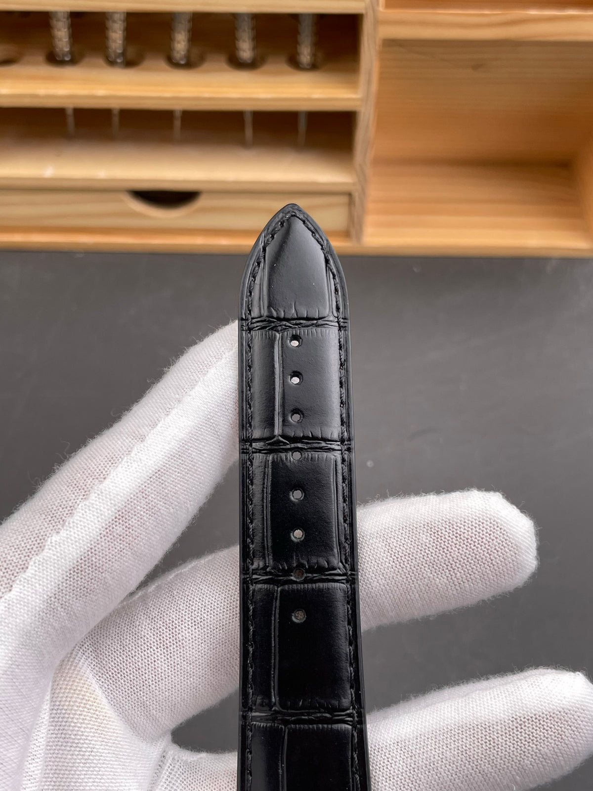 V9 超薄大师 钻圈玫瑰金万年历/39mm/复杂功能机械机芯