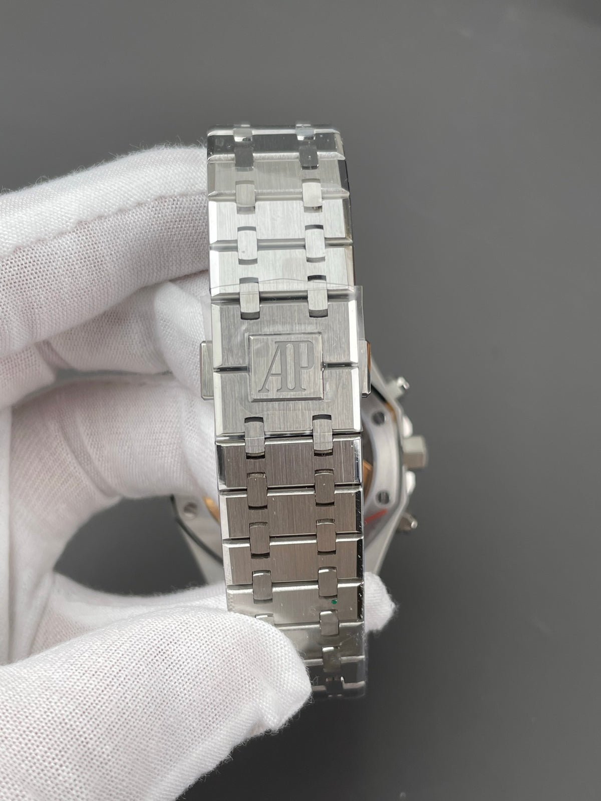 爱彼皇家橡树 AP26240蓝盘/41mm/无卡度4401机+配重砝码
