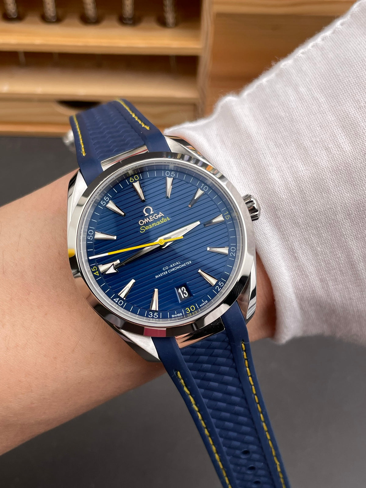 VS 海马150m 黄针撑杆跳/41mm/8900机