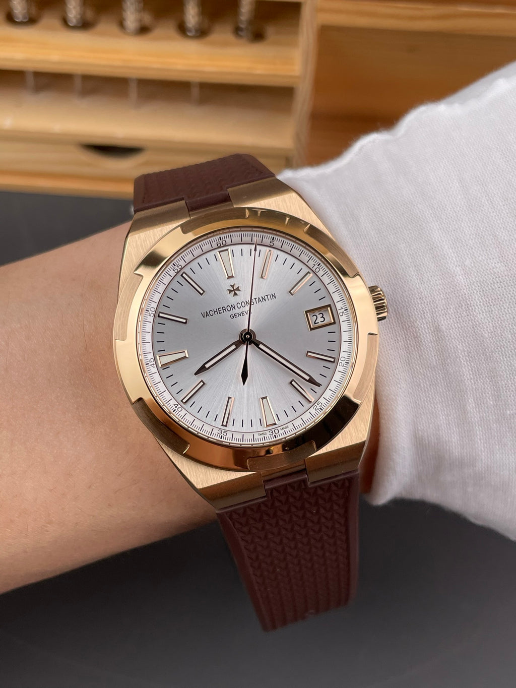 纵横四海4500V 玫瑰金银/41mm/5100机