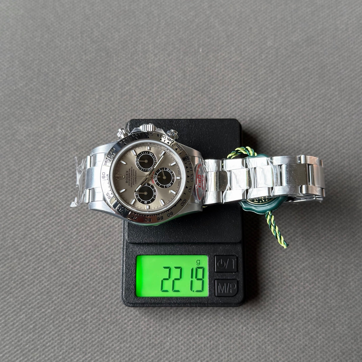 Cement Grey Daytona 4131 movement