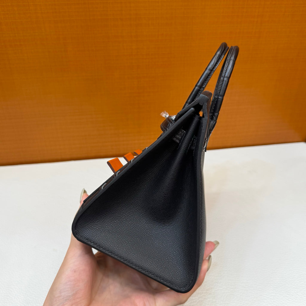 现货 Birkin 20cm 黑色小房子 So Black🏠  全手工蜡线缝 黑扣 Stock