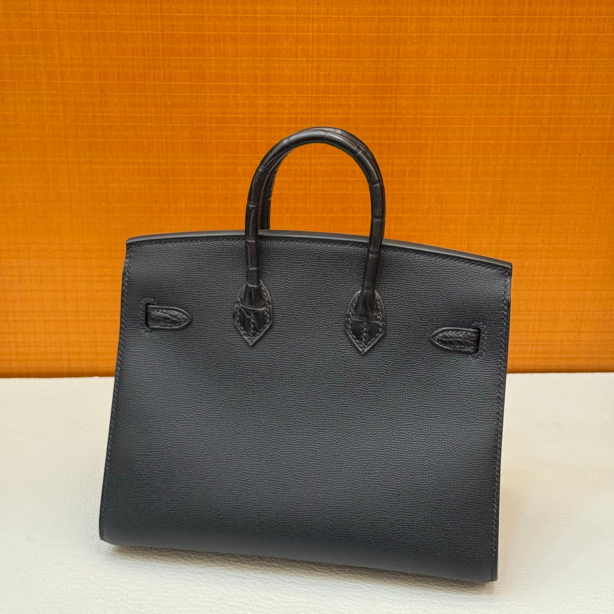 现货 Birkin 20cm 黑色小房子 So Black🏠  全手工蜡线缝 黑扣 Stock