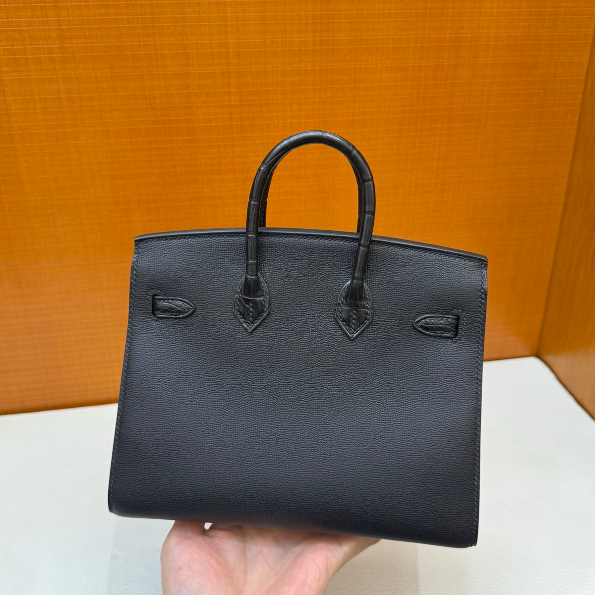 现货 Birkin 20cm 黑色小房子 So Black🏠  全手工蜡线缝 黑扣 Stock
