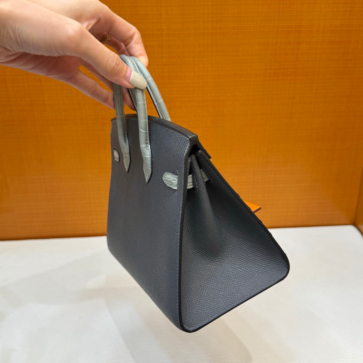 现货 Birkin 20cm 限量版 灰色小房子🏠  全手工蜡线缝  浅金扣 Stock