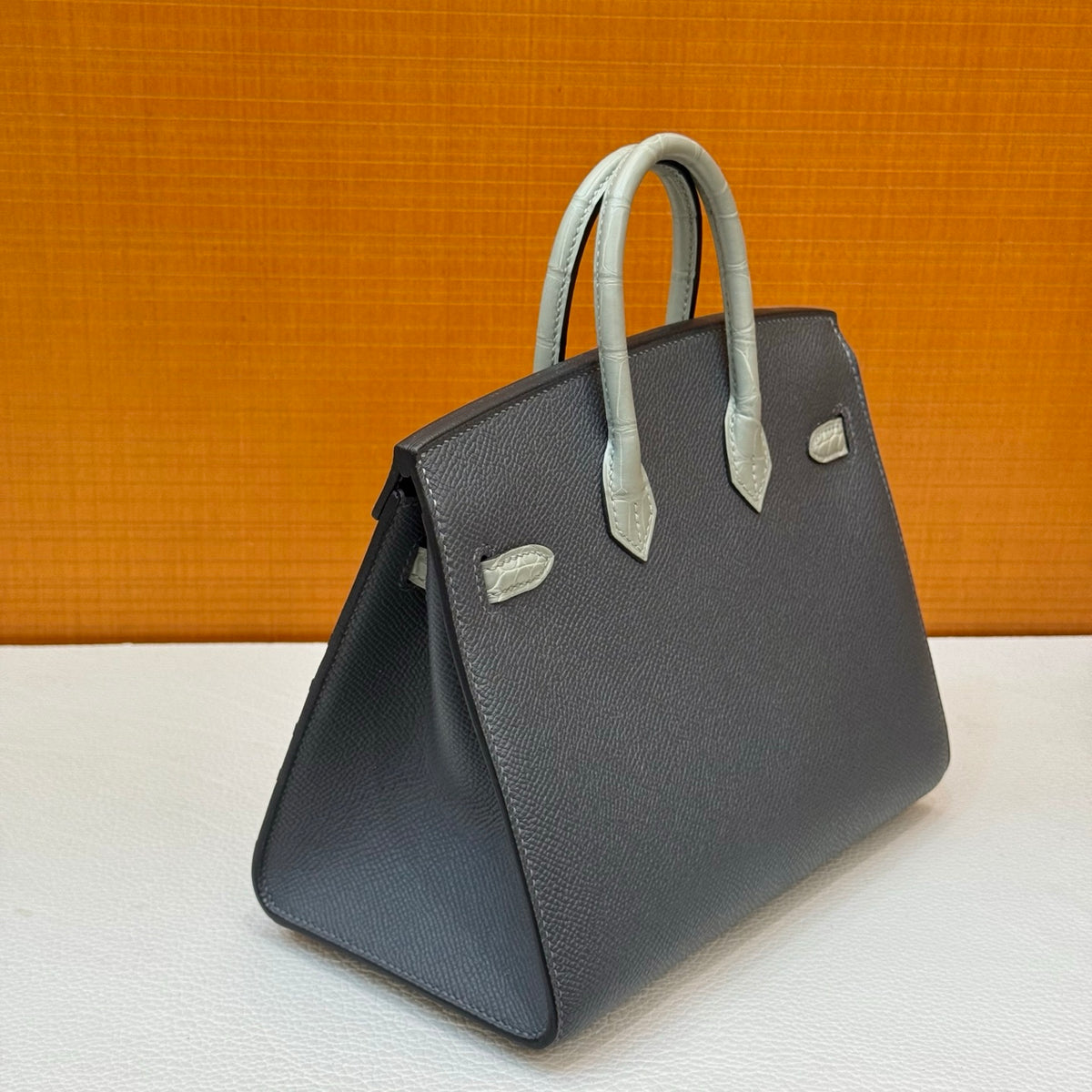 现货 Birkin 20cm 限量版 灰色小房子🏠  全手工蜡线缝  浅金扣 Stock