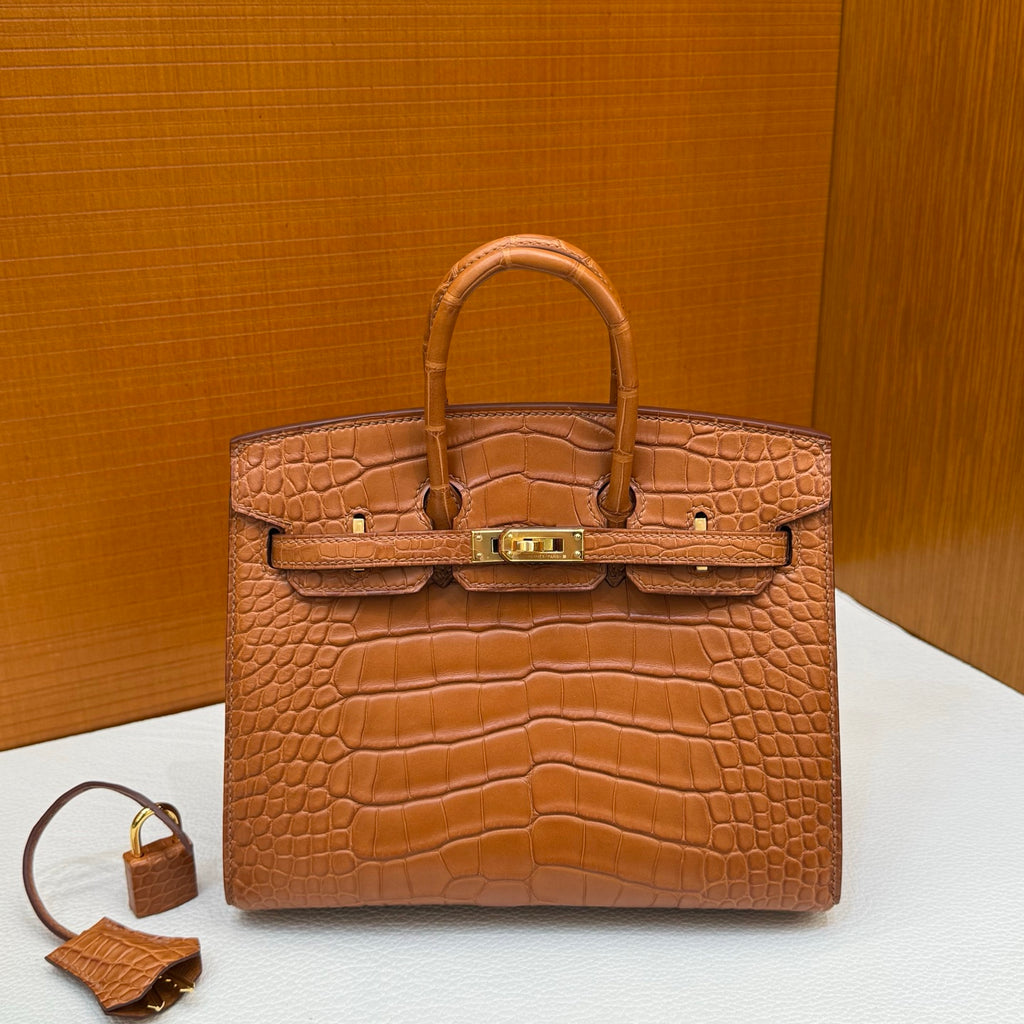 Birkin 20cm Sellier 外缝 雾面美洲鳄鱼  Color：37金棕色 Gold GHW Matte Alligator Crocodile 全手工蜡线缝  金扣 定制✈️