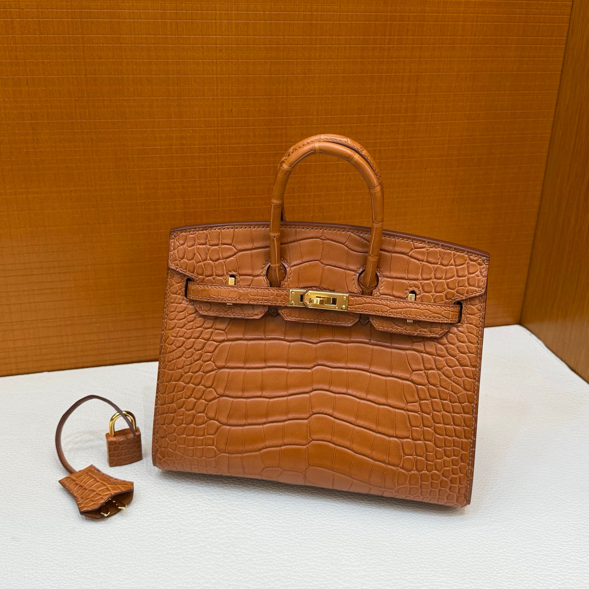 Birkin 20cm Sellier 外缝 雾面美洲鳄鱼  Color：37金棕色 Gold GHW Matte Alligator Crocodile 全手工蜡线缝  金扣 定制✈️