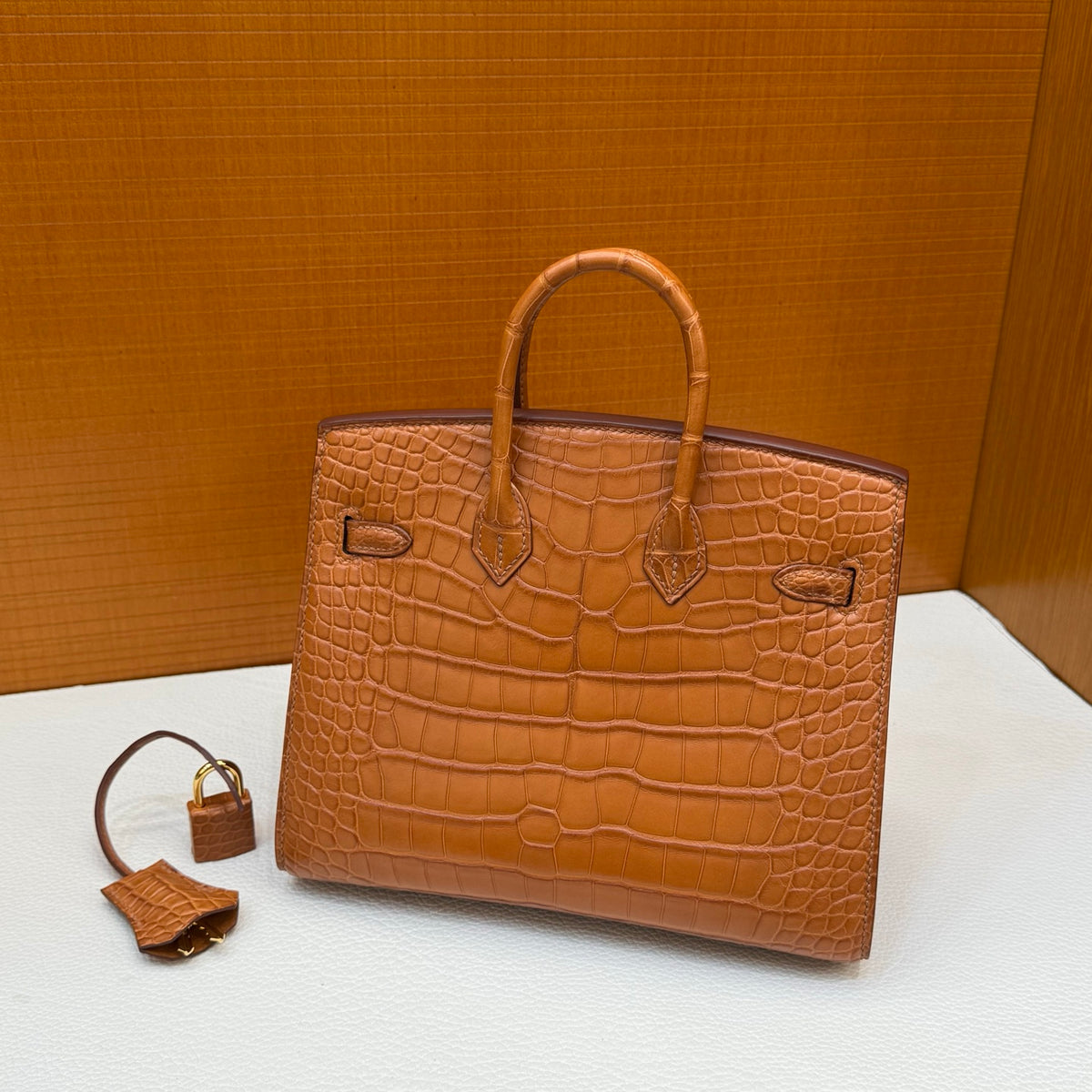 Birkin 20cm Sellier 外缝 雾面美洲鳄鱼  Color：37金棕色 Gold GHW Matte Alligator Crocodile 全手工蜡线缝  金扣 定制✈️