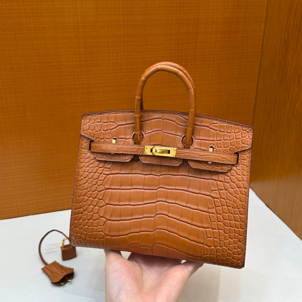 Birkin 20cm Sellier 外缝 雾面美洲鳄鱼  Color：37金棕色 Gold GHW Matte Alligator Crocodile 全手工蜡线缝  金扣 定制✈️
