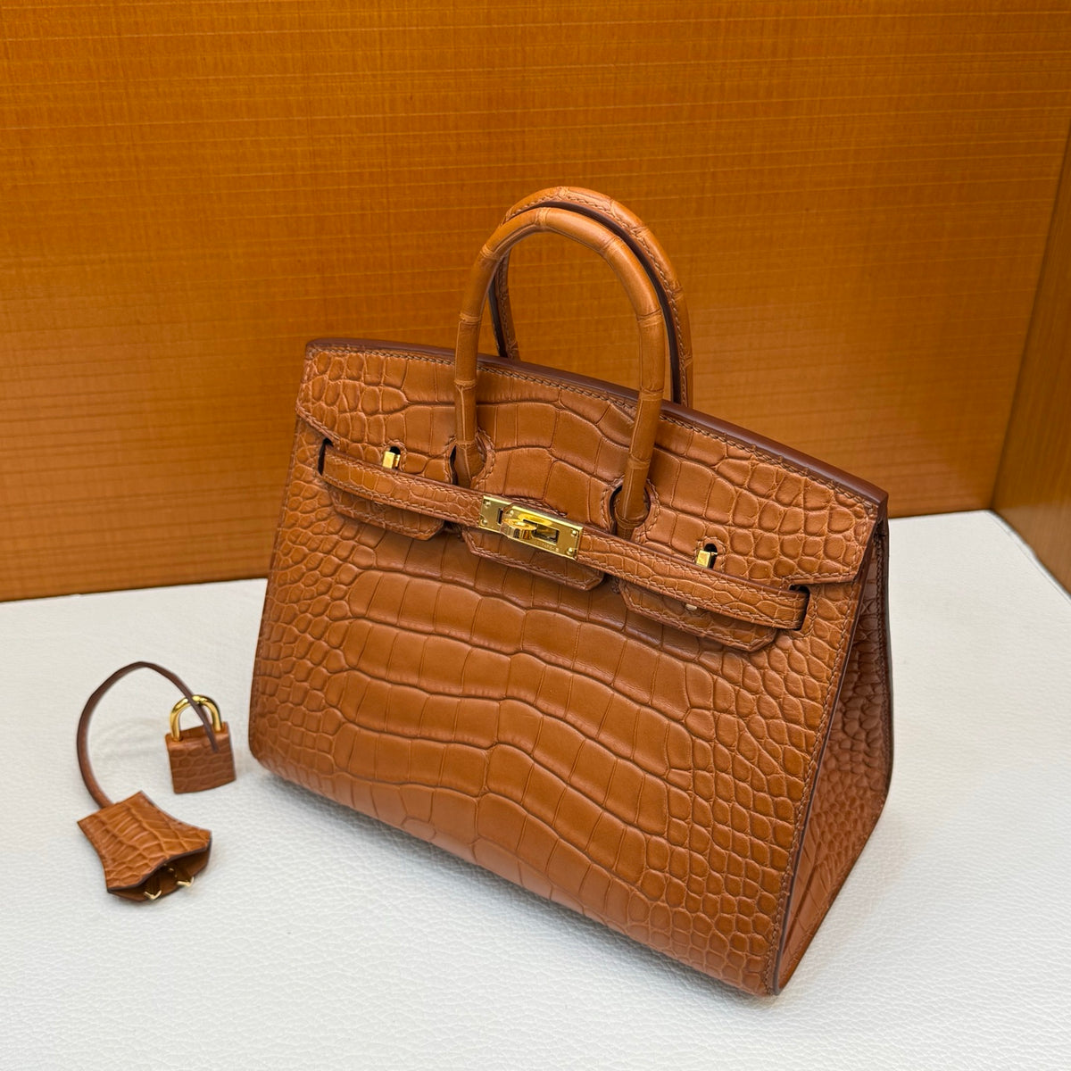 Birkin 20cm Sellier 外缝 雾面美洲鳄鱼  Color：37金棕色 Gold GHW Matte Alligator Crocodile 全手工蜡线缝  金扣 定制✈️