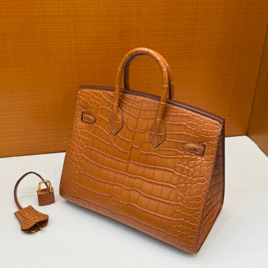 Birkin 20cm Sellier 外缝 雾面美洲鳄鱼  Color：37金棕色 Gold GHW Matte Alligator Crocodile 全手工蜡线缝  金扣 定制✈️