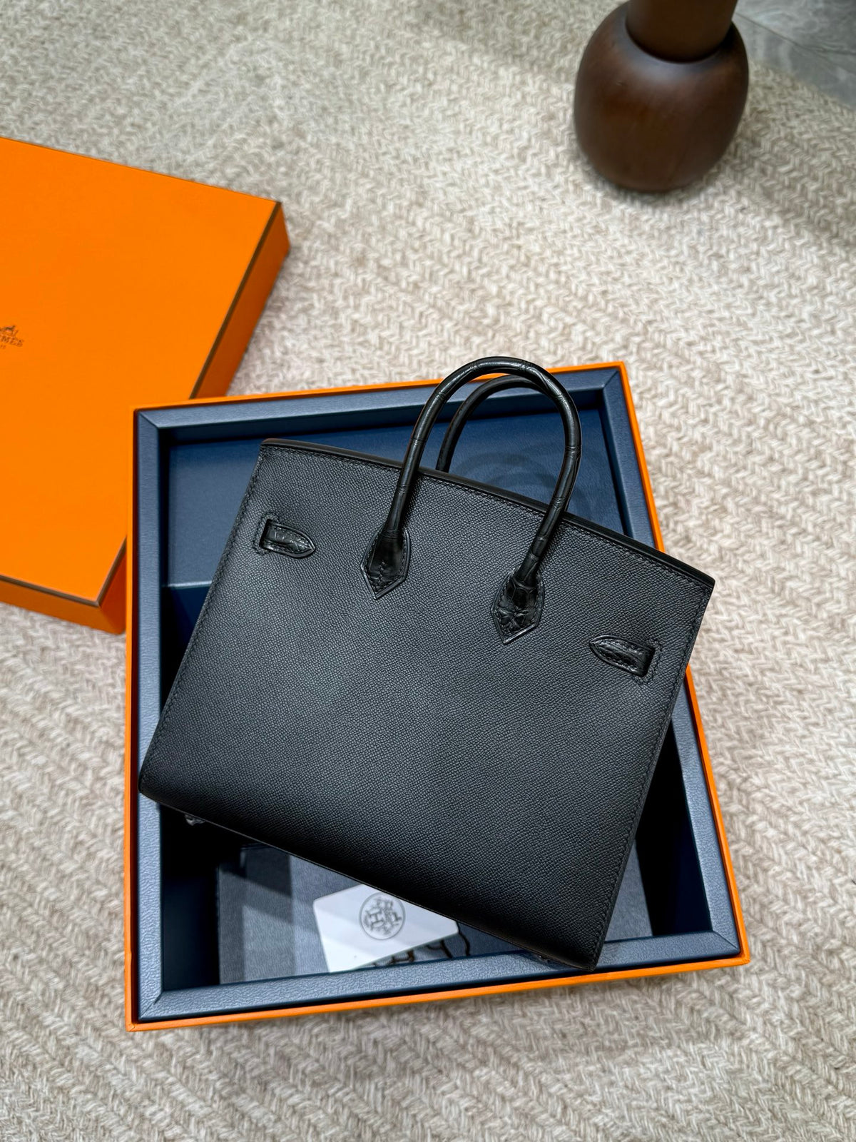 现货 Birkin 20cm 黑色小房子 So Black🏠  全手工蜡线缝 黑扣 Stock