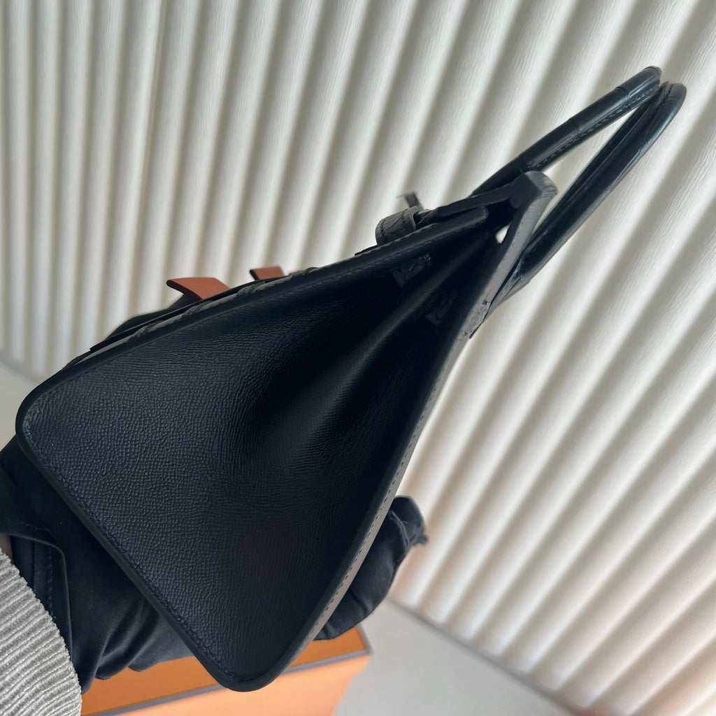 Birkin 20cm 黑色小房子 So Black🏠  全手工蜡线缝  黑扣 Stock