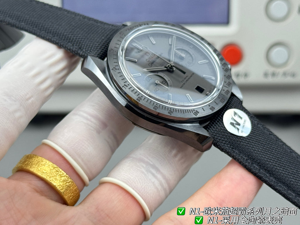 欧米茄月之暗面系列